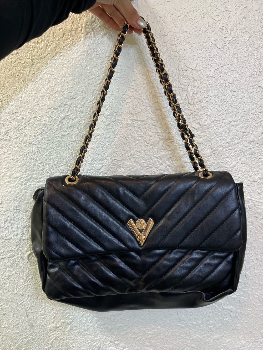 Valentino by Mario Valentino Quilted Shoulder Bag 🖤✨